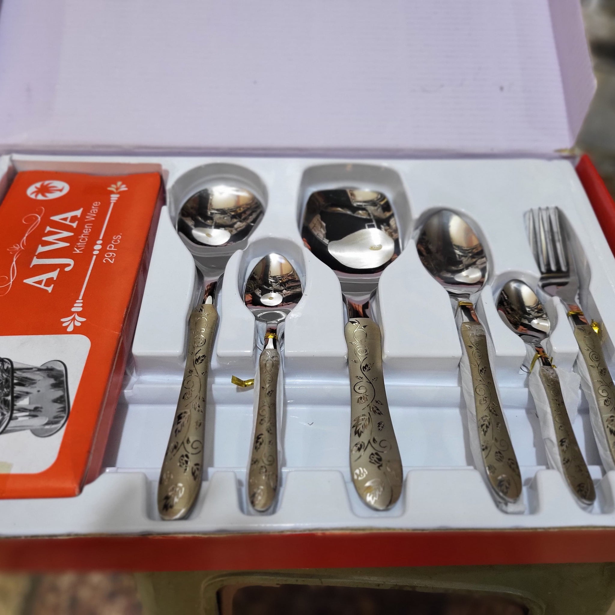 AJWA 29-Piece Stainless Steel Cutlery Set.