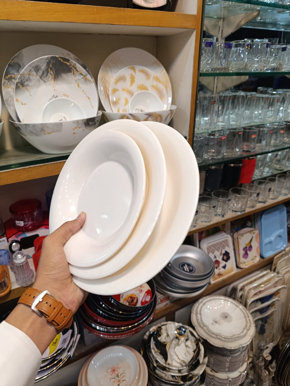 Simple 18Pcs Plain White Plate Set (6 small, 6 medium and 6 large)